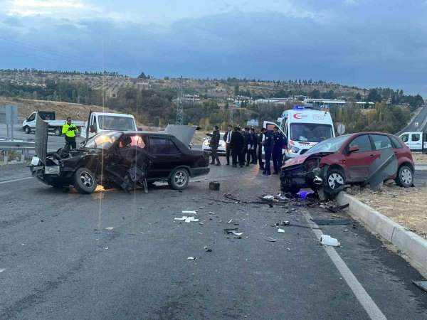 Malatya'da iki aracın çarpıştı kazada 3 kişi yaralandı