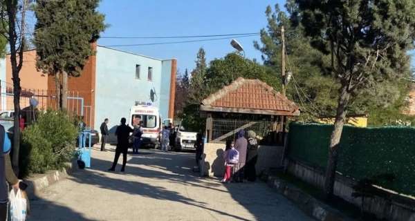 Boyabat'ta servis aracı 8 yaşındaki öğrenciye çarptı
