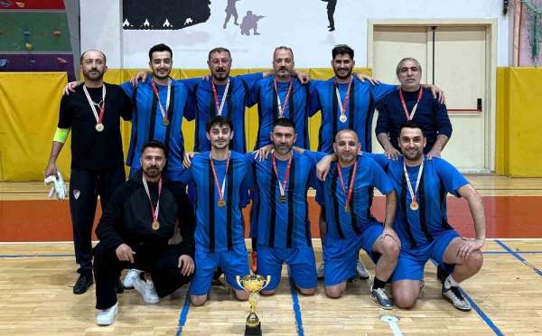 Elazığ Belediyespor Futsal Takımı şampiyon oldu
