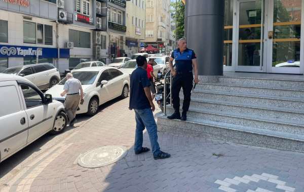 Kurumlardan 'Çocuğum hasta' diyerek para toplayan şahsın eşinin üzerine kayıtlı 2 araç çıktı