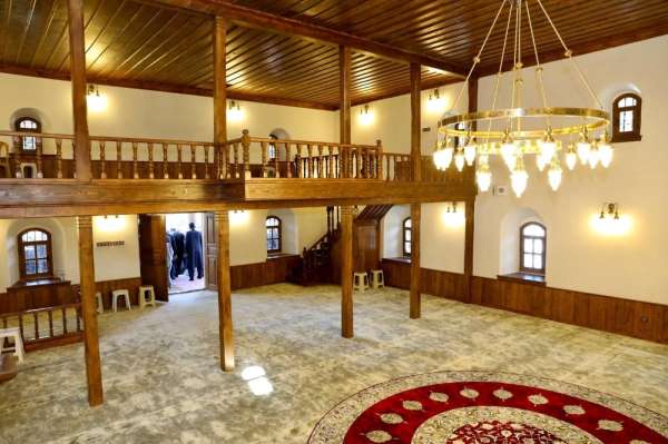 Numan Kurtulmuş, restorasyonu yapılan 130 yıllık tarihi camiyi ibadete açtı 