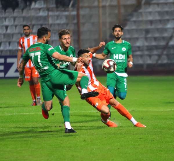 TFF 1. Lig: Adanaspor: 0 - Giresunspor: 0 (İlk yarı sonucu) 
