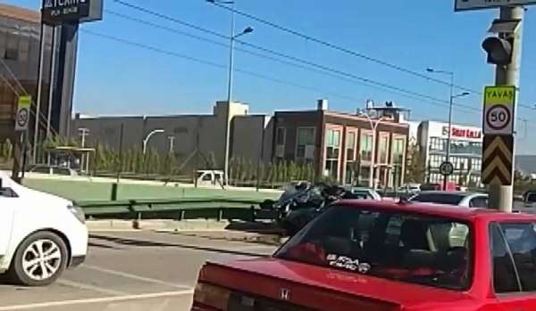 Bursa'da 10 dakikada iki feci kaza