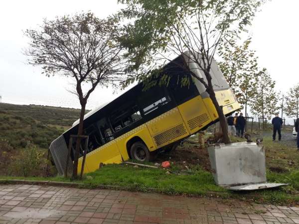 Faciadan dönülen otobüs kazası kamerada