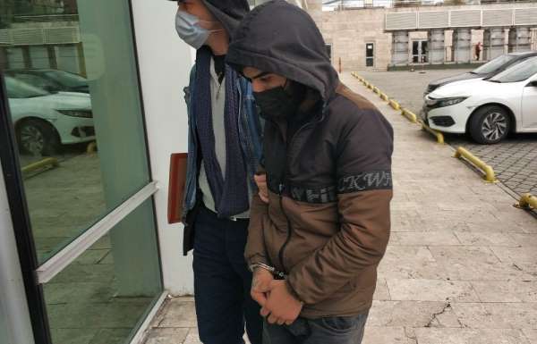 Uyuşturucu ticaretinden 2 kişi tutuklandı