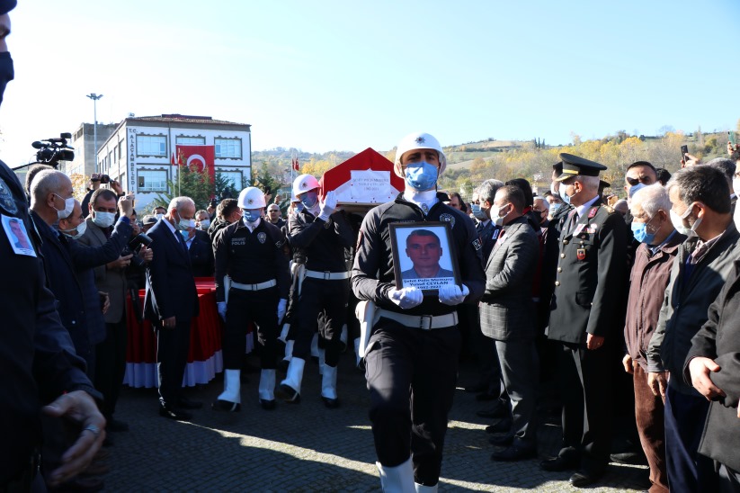 Şamsunlu şehit polisin cenaze namazını babası kıldırdı! Yürek burkan anlar