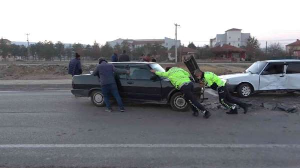 Trafik kurallarını altüst eden sürücü kaza yaptı: 1 yaralı
