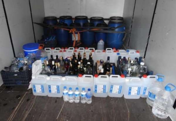 Amasya'da 500 litre sahte içki ele geçirildi, 2 gözaltı