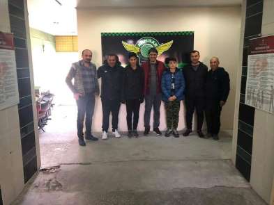 Okullarda keşfedilen 2 öğrenci profesyonel futbolculuğuna ilk adımını attı