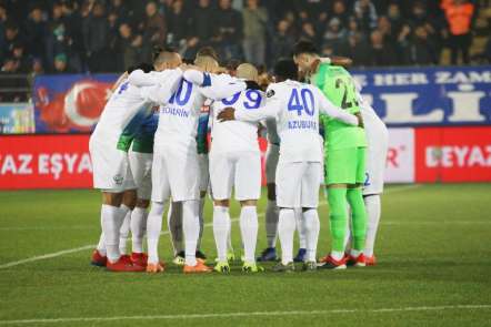 Spor Toto Süper Lig: Çaykur Rizespor: 1 - Evkur Yeni Malatyaspor: 0 (İlk yarı) 