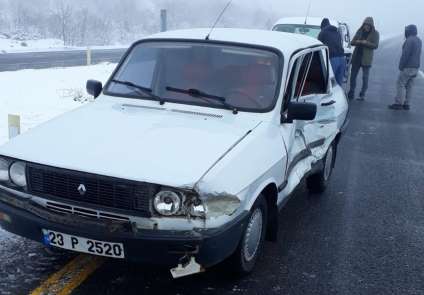 Elazığ-Bingöl yolunda kaza:3 yaralı 