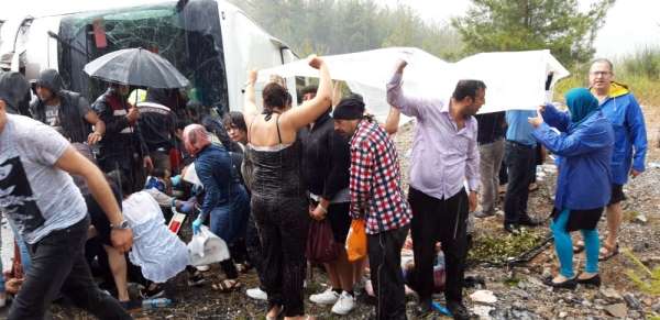 Antalya'da yolcu otobüsü kazası: 20 yaralı 