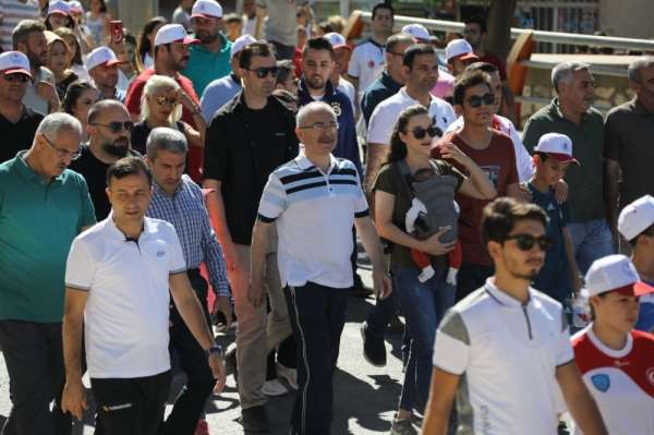 Mardin'de vatandaşlar sağlık için yürüdü 