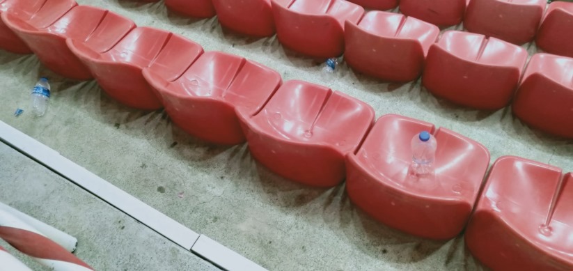 Samsun'da Atatürk Spor Salonu çöplüğe döndü