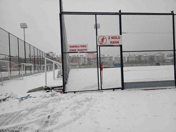 Kayseri'de amatör maçlara kar engeli