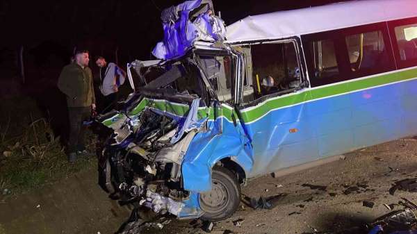 1 Kişinin öldüğü feci kaza kamerada: Minibüs tır arkadan çarptı - Tekirdağ haber