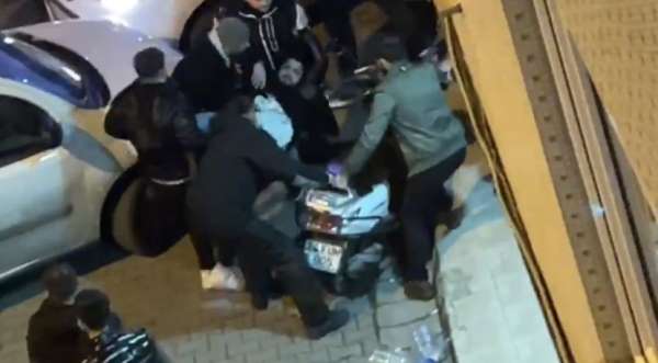İstanbul'da kıraathanede silahlı saldırı kamerada: Sandalye fırlatıp, masaları devirdiler - İstanbul haber