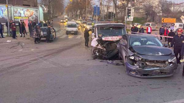 Kahramanmaraş'ta trafik kazası: 6 yaralı - Kahramanmaraş haber