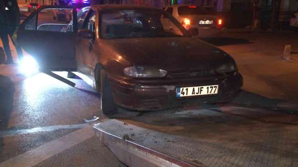 Park halindeki arabalarını çekmelerini istediler, satırlı saldırıya uğradılar - İstanbul haber