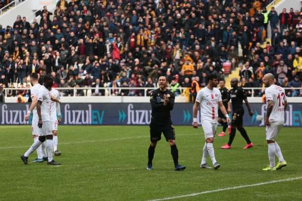 Süper Lig: Yeni Malatyaspor: 1 - Antalyaspor: 1 (İlk yarı) 