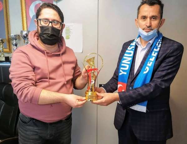 Federasyon Başkanı Özmekik'ten Yunusemre Belediyespor'a ziyaret