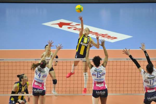 Fenerbahçe, Igor Gorgonzola Novara'ya 3-1 mağlup oldu