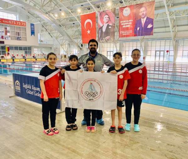 Körfezli yüzücülerin final mutluluğu