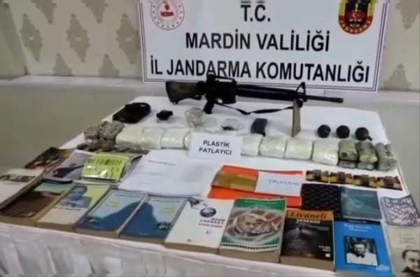 Mardin'de teröristlerin inlerine girildi