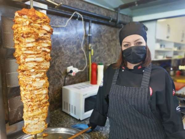 Tokat'ta dönere kadın eli değdi