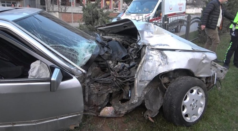 Samsun'da kaza yapan otomobil hurdaya döndü, sürücü kayıplara karıştı