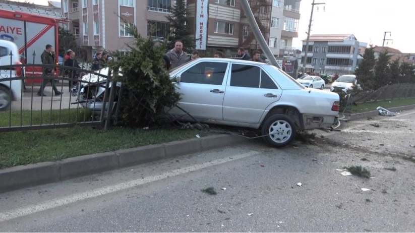 Samsun'da kaza yapan otomobil hurdaya döndü, sürücü kayıplara karıştı