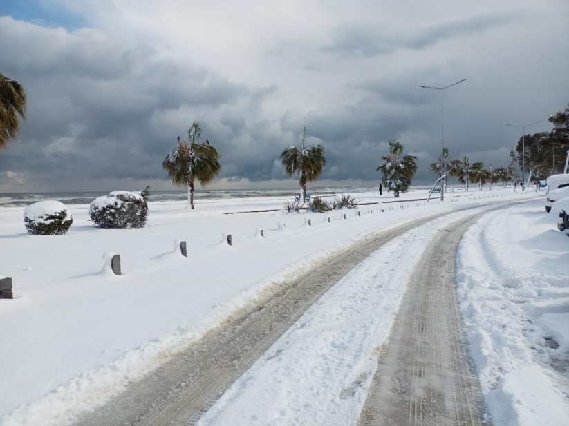 Samsun Valisi Tavlı uyardı: 'Zorunlu olmadıkça trafiğe çıkmayın'
