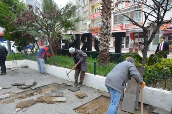 Türkeli Kent Meydanı Projesi'nde ilk kazma vuruldu 