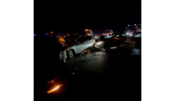 Bayram dönüşü trafiğinde zincirleme kaza: 5 araç birbirine girdi