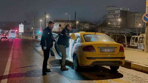 Tekirdağ'da takside yolcu dehşeti: Şoförü omzundan bıçakladı