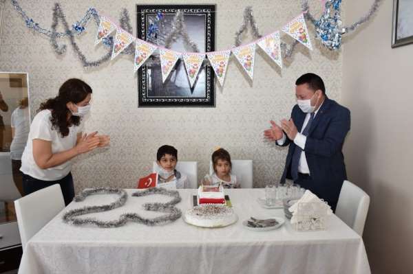 Başkan Beyoğlu, doğum günleri 23 Nisan olan şehit çocuklarını ziyaret etti 