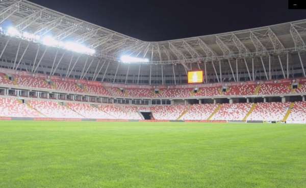 Sivas 4 Eylül Stadyumu İstiklal Marşı ile inledi! 