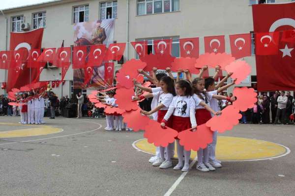 Sinop'ta minik öğrencilerden 23 Nisan gösterileri