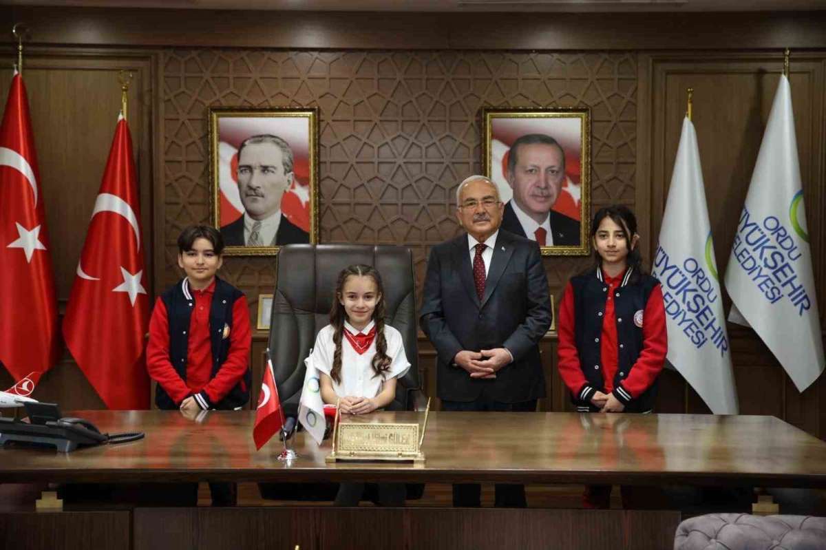 Başkan Güler, koltuğunu 6 sınıf öğrencisine devretti