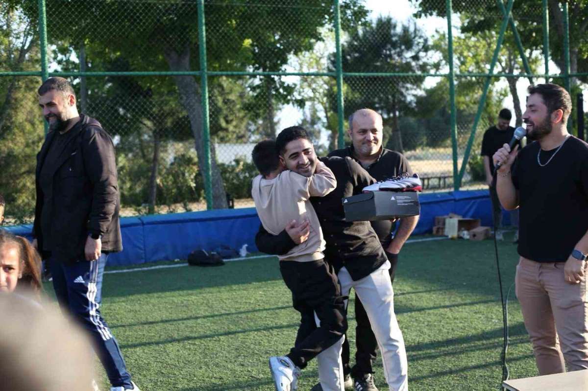 Bayraklı'da 23 Nisan, sporla taçlandı