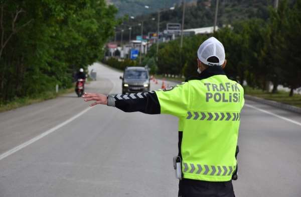 Seyahat belgesinin de sahtesini yaptılar 