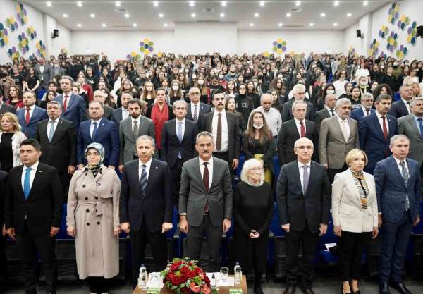 Kapadokya Üniversitesi Mütevelli Heyet Başkanı Alev Alatlı'nın adı kütüphanede yaşayacak