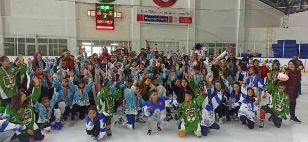 Buz Hokeyi'nde nefesler kesildi