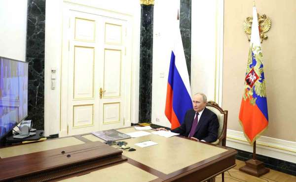 Putin: 'Rus ordusu Ukrayna sınırında tampon bölge oluşturma görevi üzerinde çalışıyor'