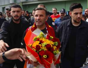Şampiyon Galatasaray, İzmir'e geldi