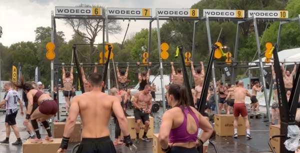 Alsancak Fitness Festivali'nde sporseverleri sağanak yağış durduramadı