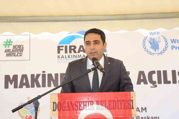 Doğanşehir'de buğday üretimine güç katacak ortak tarım makineleri parkı açıldı