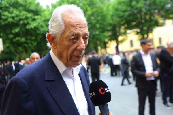 Faruk Süren: 'Dursun Özbek'e destek olmamız, yardımcı olmaya çalışmamız lazım'