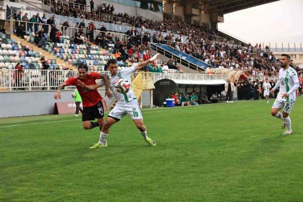 Gölcükspor, 5 yıl aradan sonra 3. TFF Lig'e yükseldi