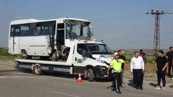 Kilis'te 3 araçlı zincirleme kaza: 8 yaralı